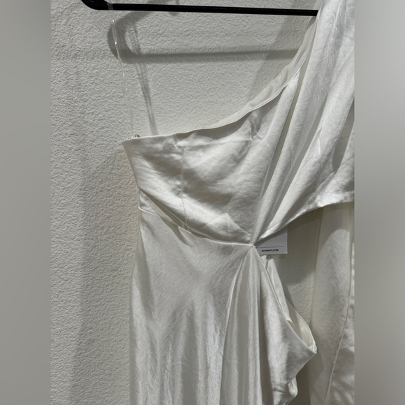 NWT Showpo. Archie Midi Cut Out One Shoulder Long Balloon Sleeve White Dress 6 - Picture 10 of 16